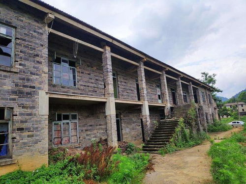 貴州深山中的三線廠,曾是導彈總裝廠,現被遺棄破敗不堪